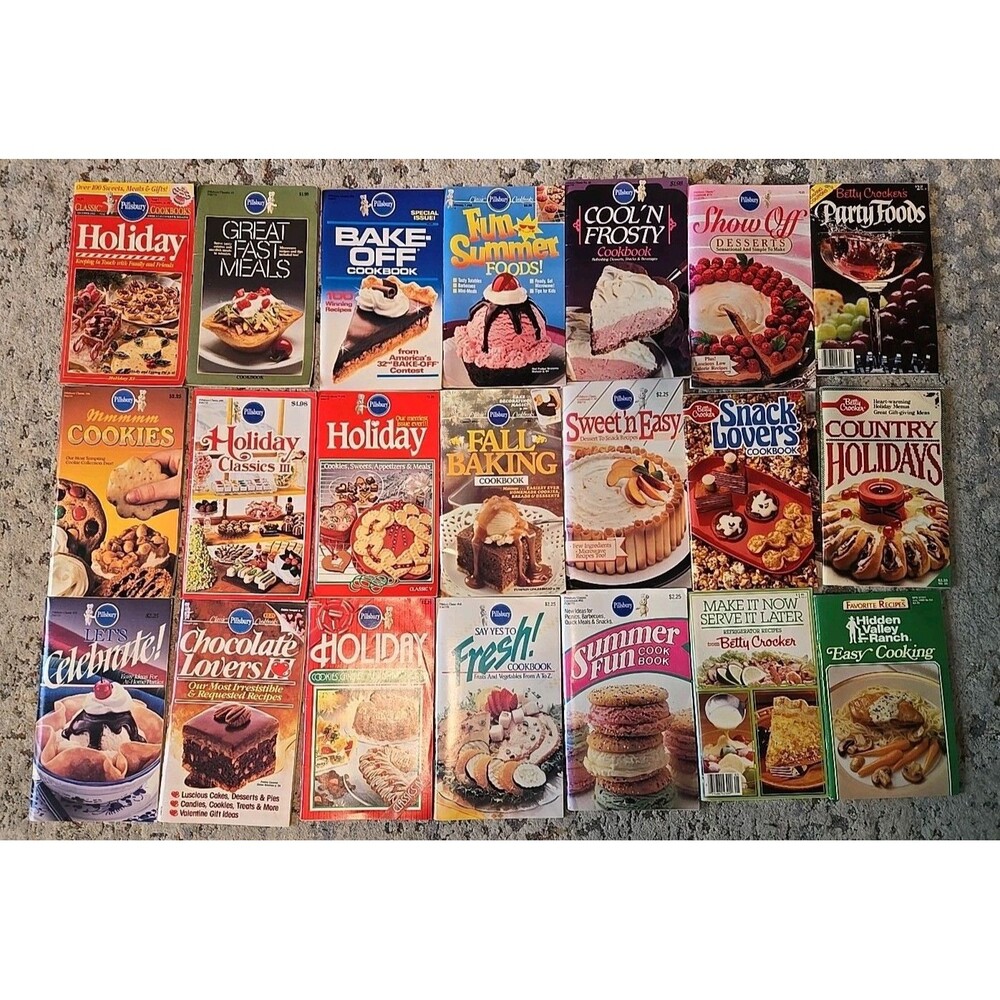 Vintage Lot of 16 Pillsbury Classic Cookbooks + 4 Betty Crocker & Hidden Valley
